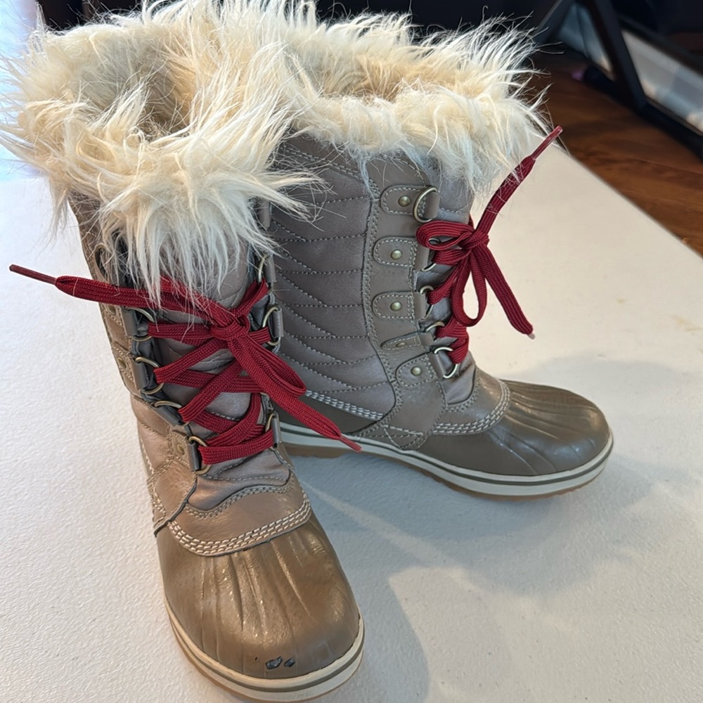 Sorel Kids Snow Boots Sz 2 - Barely Used